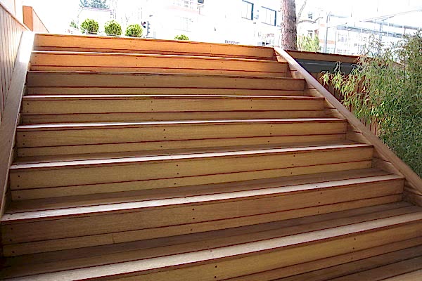 İroko -İreko- Deck Ahşap Merdiven